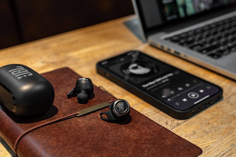 4000字体验长文，解读JBL Reflect Flow Pro：这是一款有态度的TWS