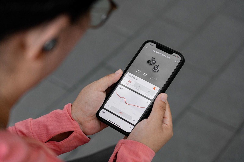 4000字体验长文，解读JBL Reflect Flow Pro：这是一款有态度的TWS