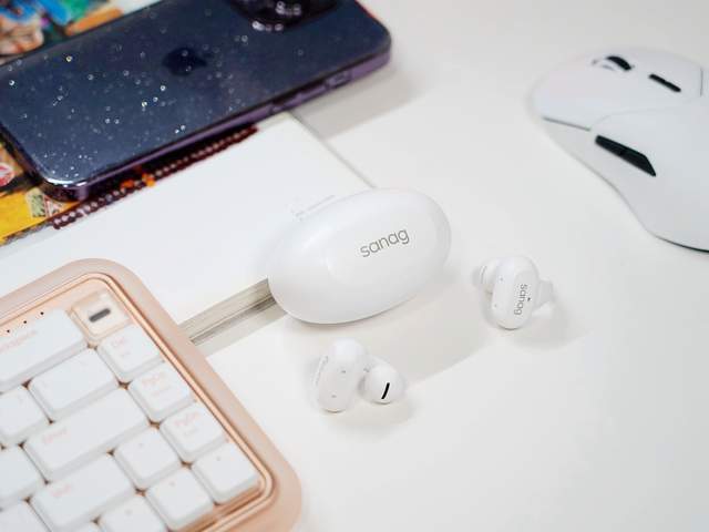 TWS耳机不香了！夹耳佩戴的sanag塞那气传导耳机，还能AI聊天绘画