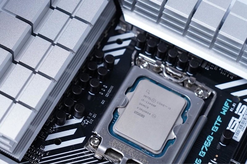 探索背插2.0：i5-13490F+B760 BTF海景房无线装机之旅