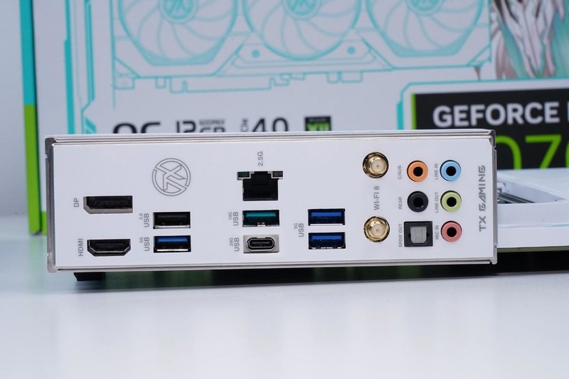 探索背插2.0：i5-13490F+B760 BTF海景房无线装机之旅