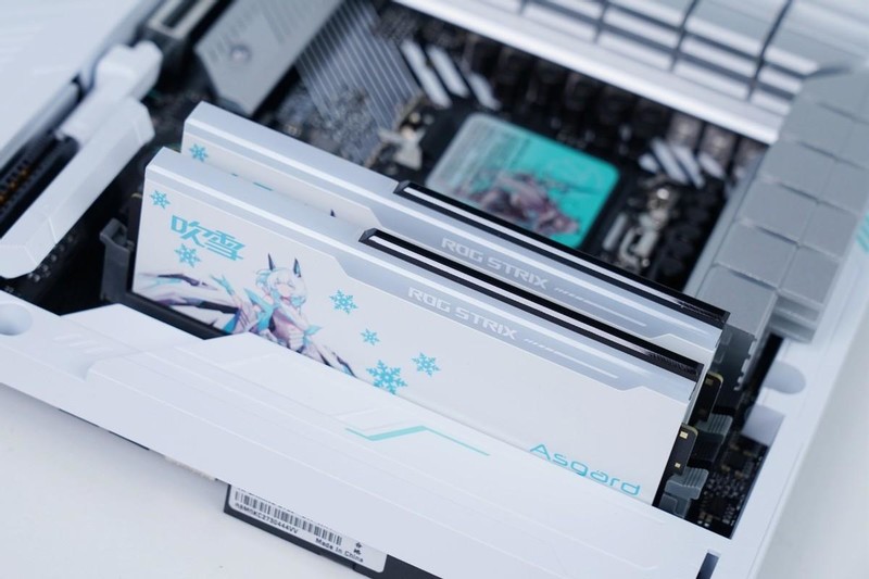 探索背插2.0：i5-13490F+B760 BTF海景房无线装机之旅