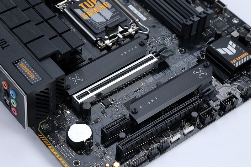 被迫升级，R7-5800X跨平台转战i5-13600KF平台装机是种什么样的体验？