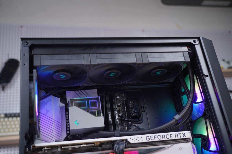 ATX 3.0、逆转弹尘、100-240V宽幅电压，安耐美GX1200W DF电源分享