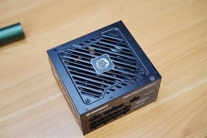 ATX 3.0、逆转弹尘、100-240V宽幅电压，安耐美GX1200W DF电源分享