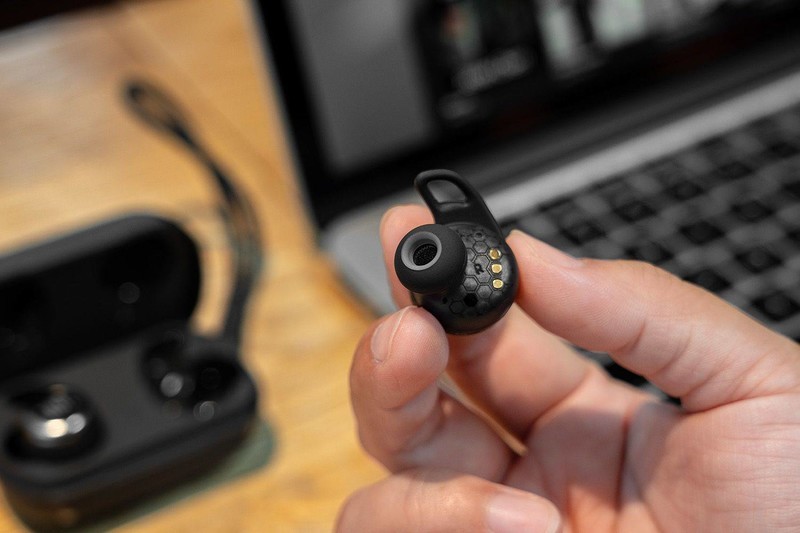 4000字体验长文，解读JBL Reflect Flow Pro：这是一款有态度的TWS