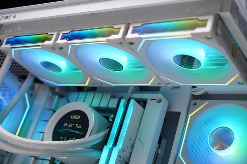 探索背插2.0：i5-13490F+B760 BTF海景房无线装机之旅