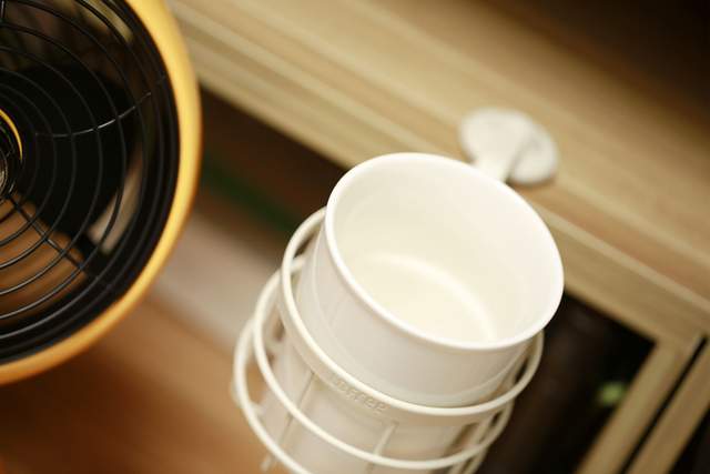 让你的桌面亮起来，夏日有范搭配，Lofree洛斐S桌面风扇+蕉点配色