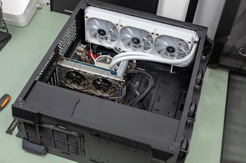 酷冷至尊TD500 Mesh V2机箱评测，机身全新升级，让装机更方便