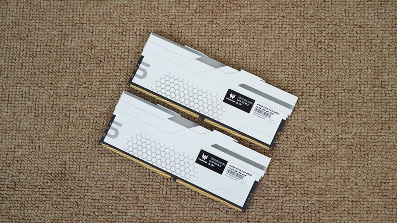 性能容量颜值我全都要，宏碁掠夺者 冰刃DDR5 6800 24G×2内存体验分享