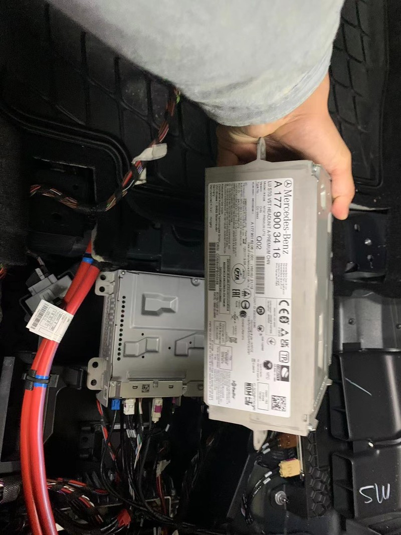 24款奔驰GLS450升级中规主机 激活九大功能