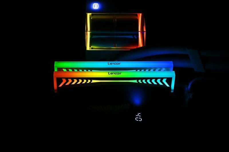 雷克沙Ares战神之翼DDR5 6000 32G内存套装评测：AMD平台低延迟伴侣