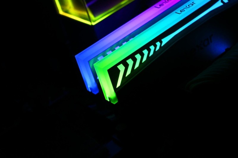 雷克沙Ares战神之翼DDR5 6000 32G内存套装评测：AMD平台低延迟伴侣