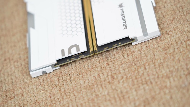 性能容量颜值我全都要，宏碁掠夺者 冰刃DDR5 6800 24G×2内存体验分享