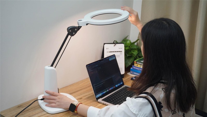 售价3千？爱德华天使之光2专科级护眼台灯实测：噱头还是真本事？