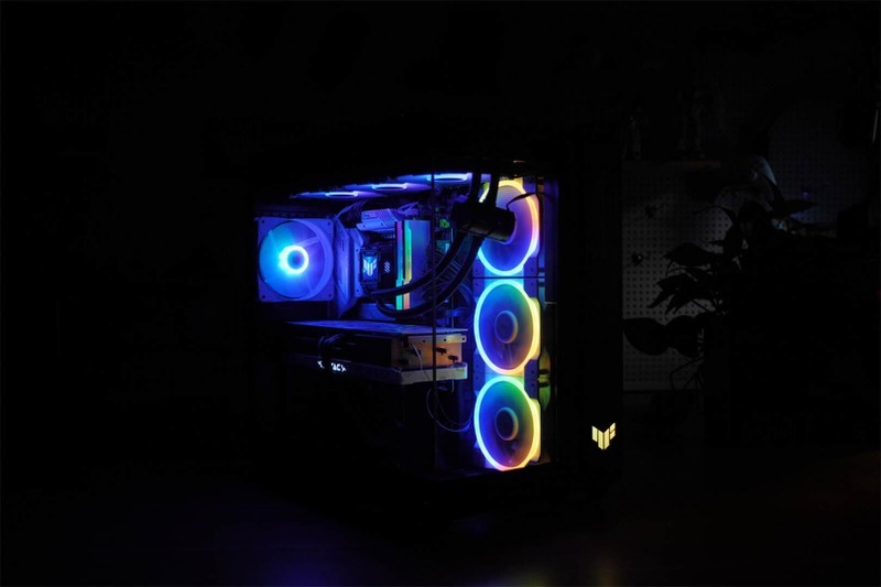 TUF GT502无界版主机：打破界限，超越无限，打造你的极致海景房！