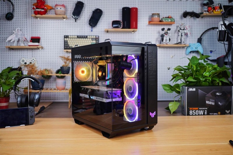 TUF GT502无界版主机：打破界限，超越无限，打造你的极致海景房！