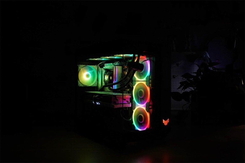 TUF GT502无界版主机：打破界限，超越无限，打造你的极致海景房！