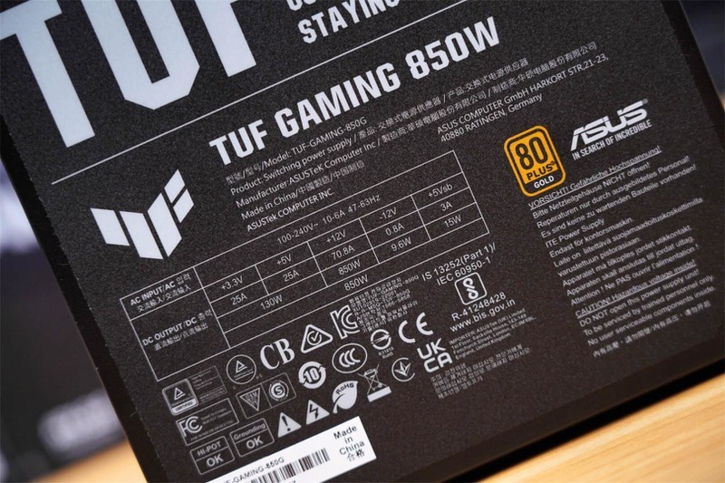 TUF GT502无界版主机：打破界限，超越无限，打造你的极致海景房！