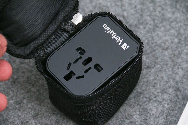 威宝65W氮化镓旅行转换插头：设备都能充，全球224国通用