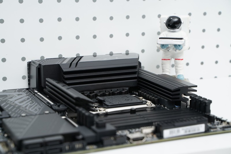 Intel酷睿Ultra 200处理器性价比座驾 技嘉AORUS Z890M小雕主板评测