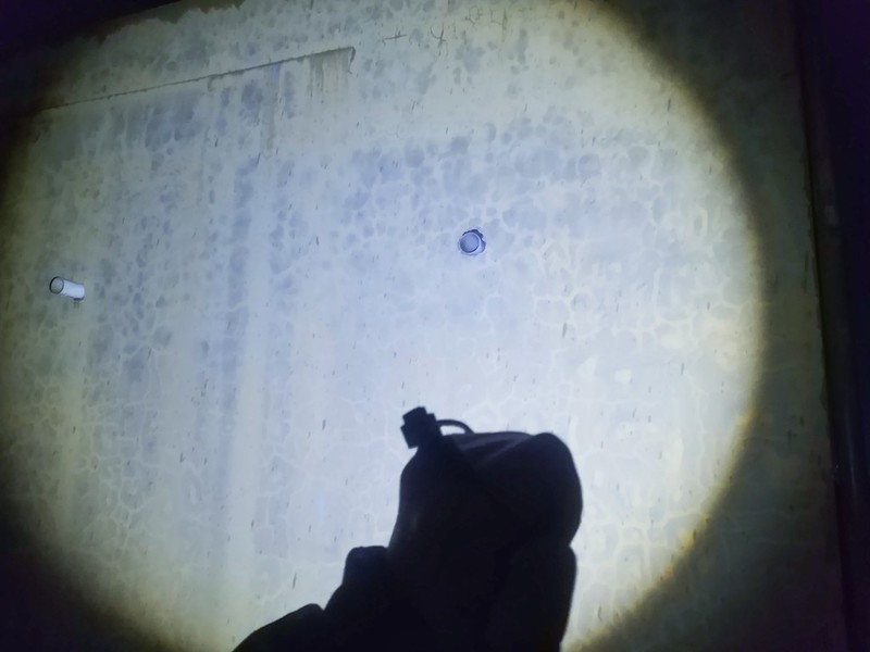 莱德雷神 C5R 手电筒：德国精密工艺与户外照明的完美融合