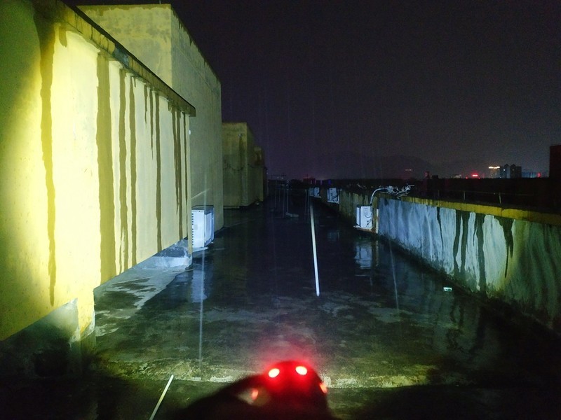 莱德雷神 C5R 手电筒：德国精密工艺与户外照明的完美融合