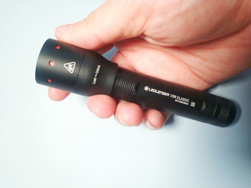 莱德雷神 C5R 手电筒：德国精密工艺与户外照明的完美融合