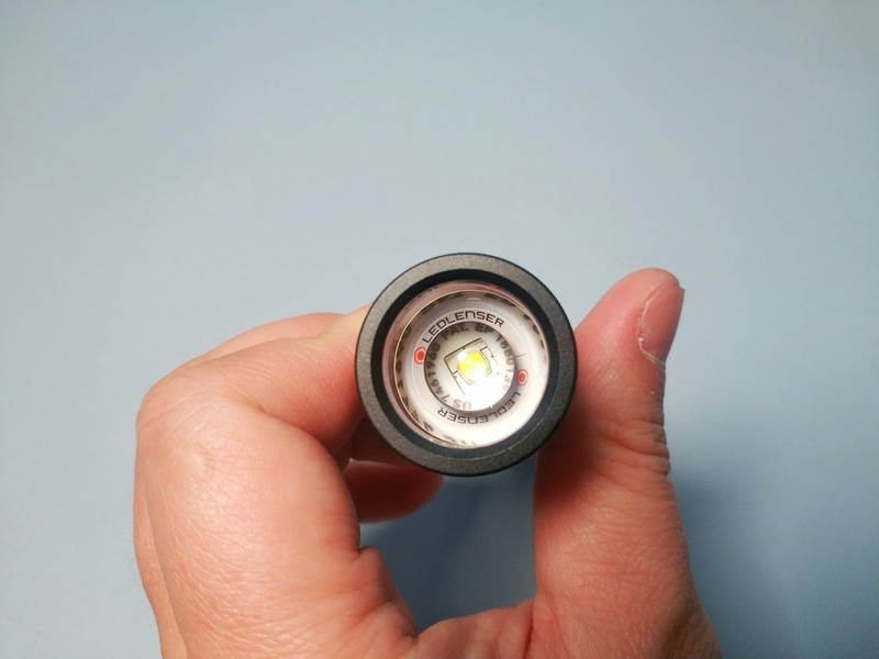 莱德雷神 C5R 手电筒：德国精密工艺与户外照明的完美融合