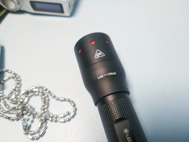 莱德雷神 C5R 手电筒：德国精密工艺与户外照明的完美融合