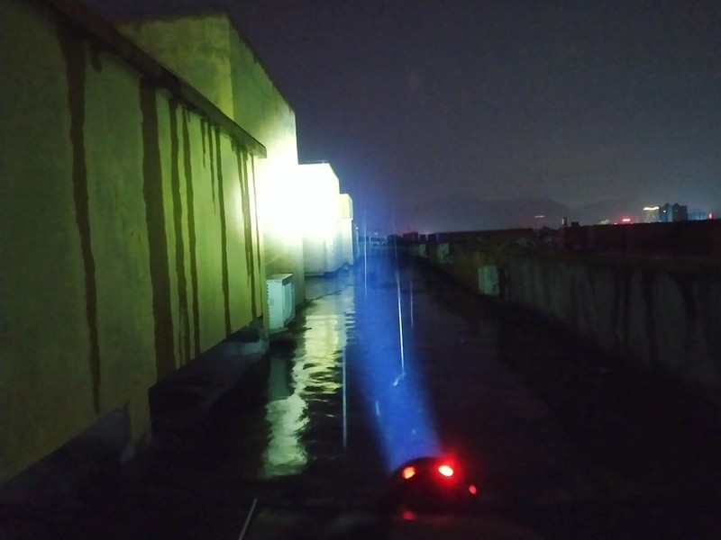 莱德雷神 C5R 手电筒：德国精密工艺与户外照明的完美融合