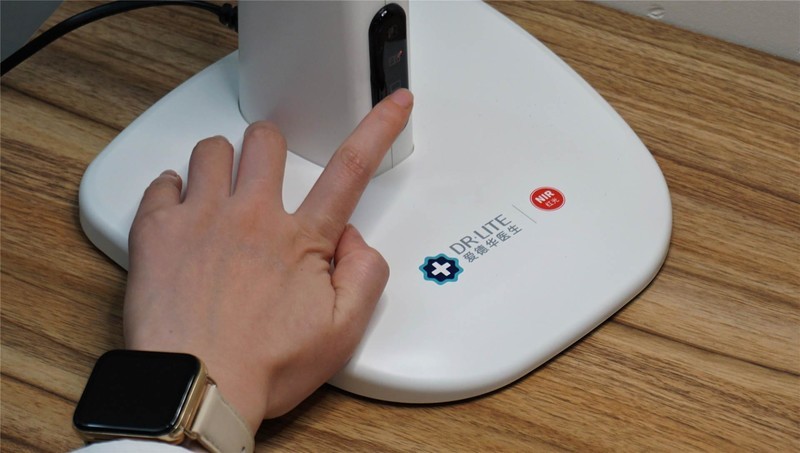 售价3千？爱德华天使之光2专科级护眼台灯实测：噱头还是真本事？