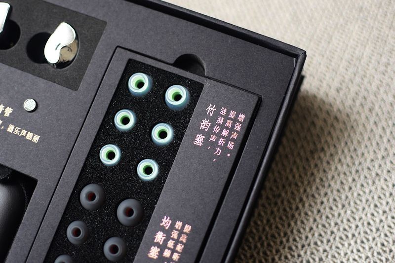 中国之声：竹林鸟青鸾有线耳机，完美融合音质与国风魅力