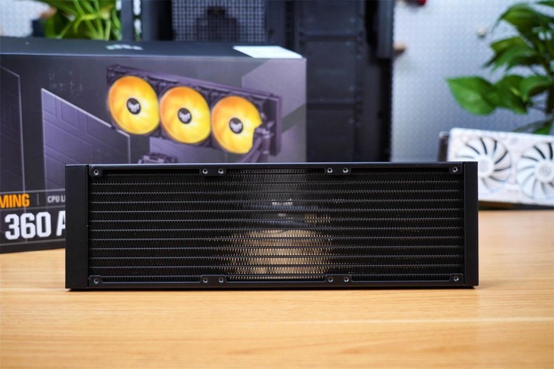 TUF GT502无界版主机：打破界限，超越无限，打造你的极致海景房！