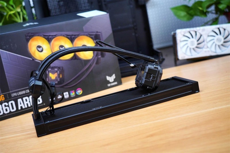 TUF GT502无界版主机：打破界限，超越无限，打造你的极致海景房！