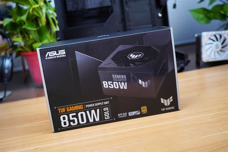 TUF GT502无界版主机：打破界限，超越无限，打造你的极致海景房！