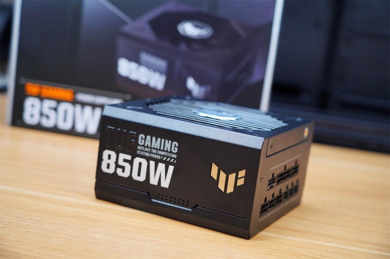 TUF GT502无界版主机：打破界限，超越无限，打造你的极致海景房！