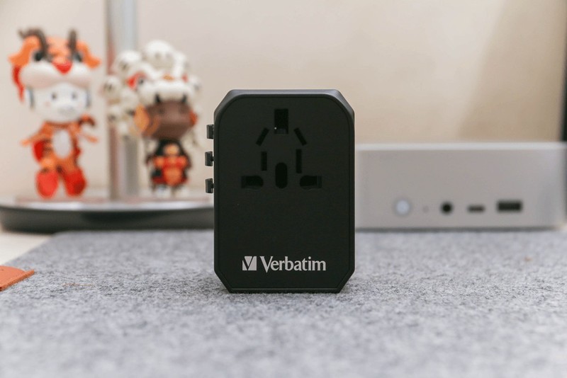 威宝65W氮化镓旅行转换插头：设备都能充，全球224国通用