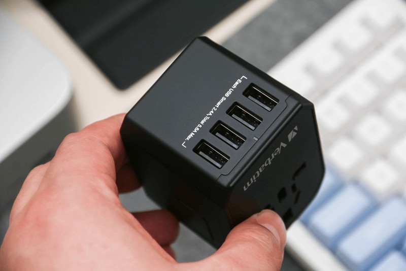 威宝65W氮化镓旅行转换插头：设备都能充，全球224国通用