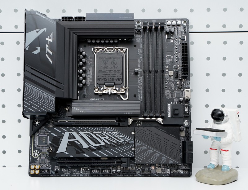 Intel酷睿Ultra 200处理器性价比座驾 技嘉AORUS Z890M小雕主板评测