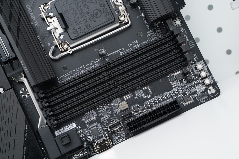 Intel酷睿Ultra 200处理器性价比座驾 技嘉AORUS Z890M小雕主板评测