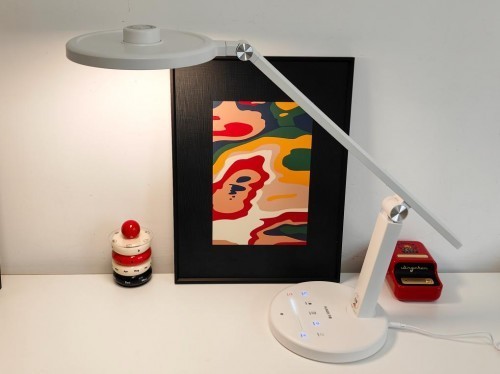 孩子用的台灯哪个牌子好？揭示不良光源正在加剧视力问题！