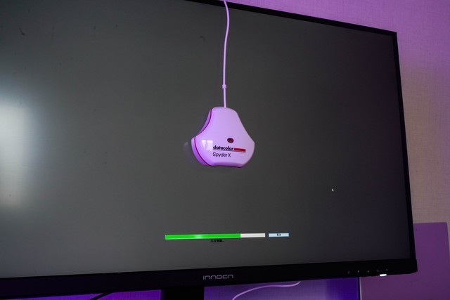 傻瓜式操作，两分钟搞定显示偏色。蓝蜘蛛显示器校色仪性价比超高