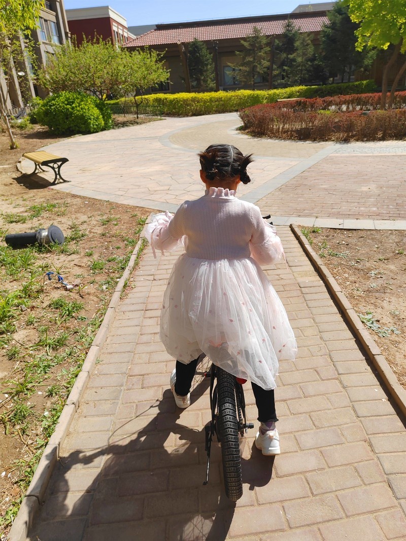 七八岁还不会骑行自行车？没事，我教你快速学会骑自行车