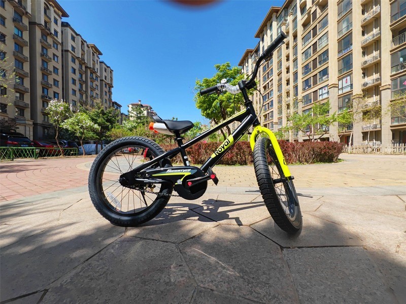 七八岁还不会骑行自行车？没事，我教你快速学会骑自行车