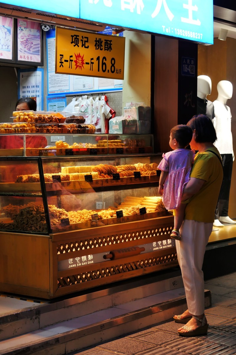 卡片机拍夜景吃力之一