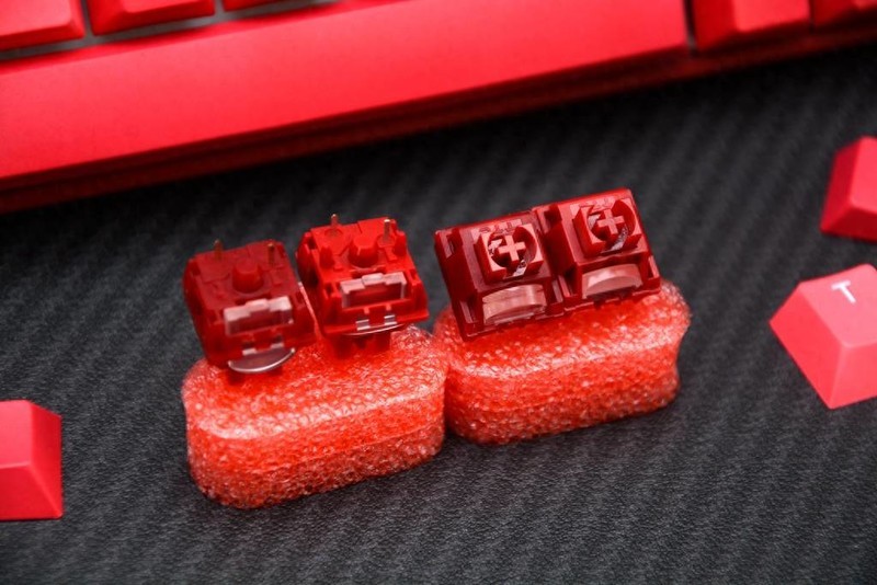 手感更顺滑、Q弹有劲道、声音更干净，TTC烈焰红轴V2上手体验