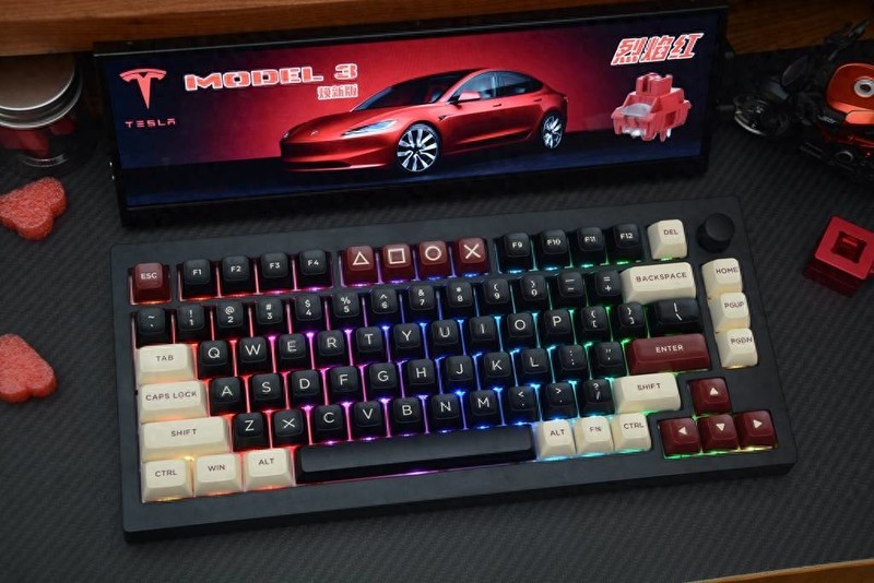 手感更顺滑、Q弹有劲道、声音更干净，TTC烈焰红轴V2上手体验