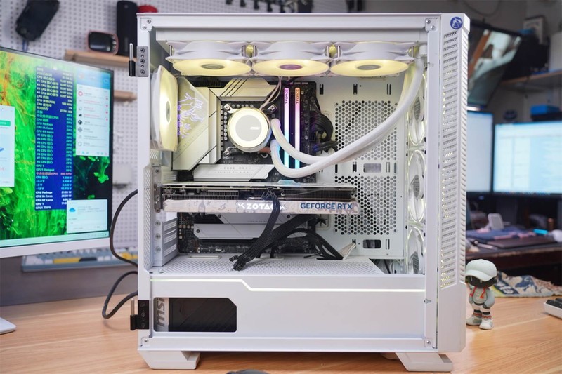 依托微星，索泰强悍的硬件组合，十铨DELTA RGB D5表现优秀！