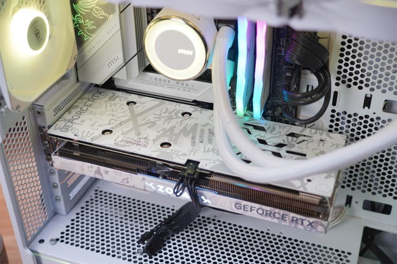 依托微星，索泰强悍的硬件组合，十铨DELTA RGB D5表现优秀！